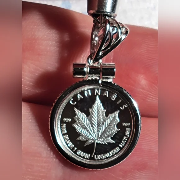 ✌️💨 Legalize Nature .999 Fine Silver Pendant 1.3" Long - Picture 2 of 5